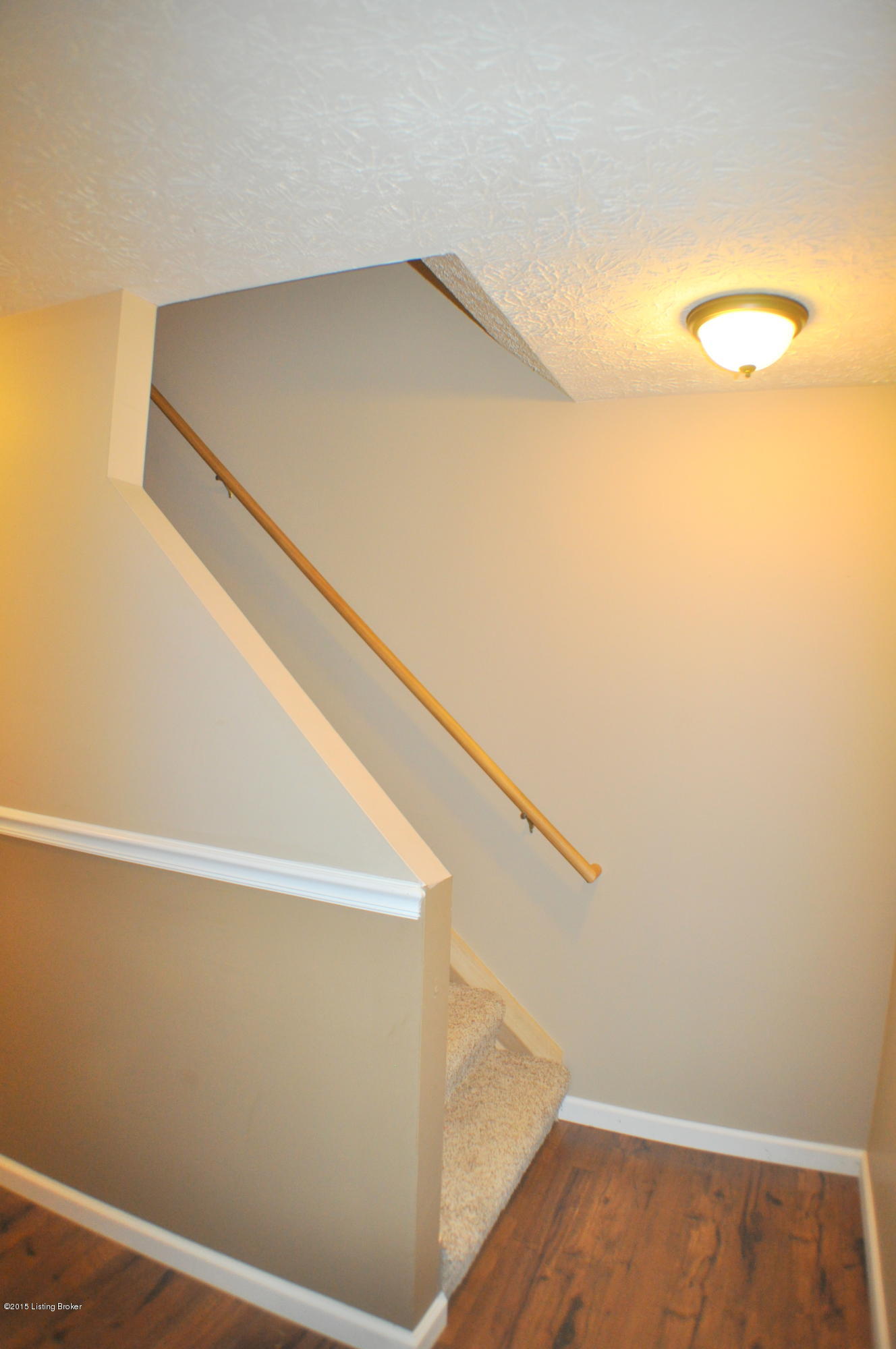 18 Winter Green Road Brandenburg, KY 40108 - Photo 13 of 39 Stairwell