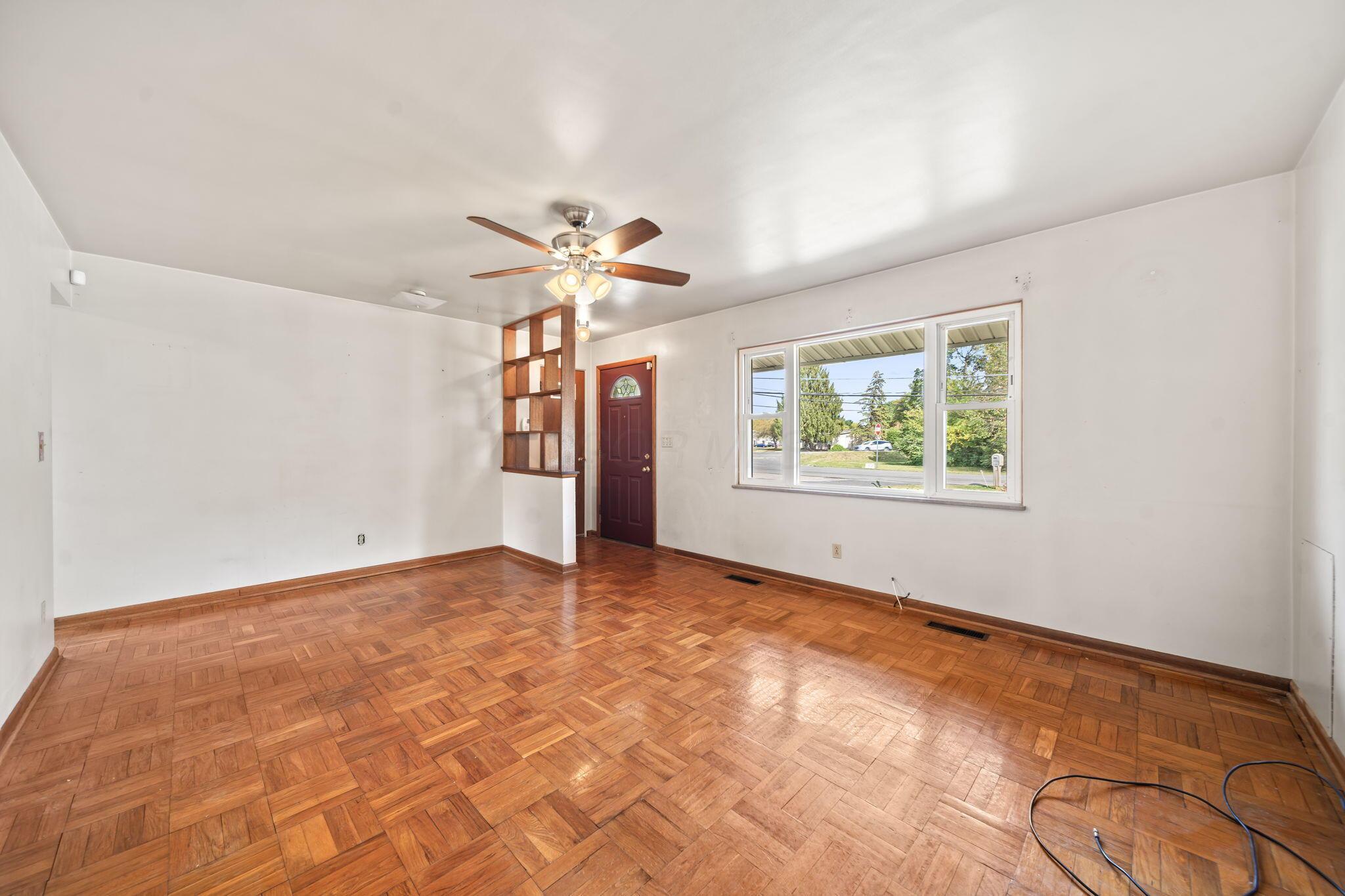 2835 Schwartz Road Columbus, OH 43232 - Photo 5 of 41 18-web-or-mls-DSC00793