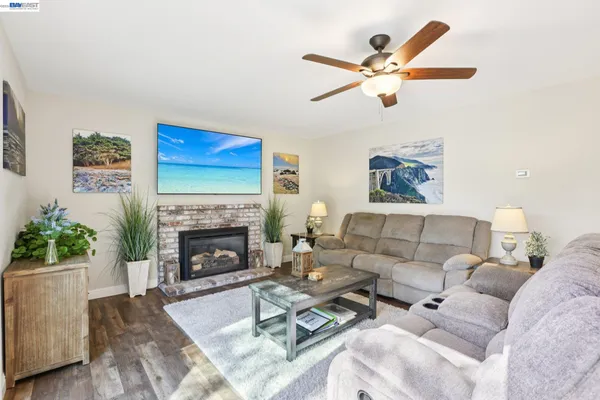 $1,250,000 | 300 Lodgepole Court, Martinez, CA 94553