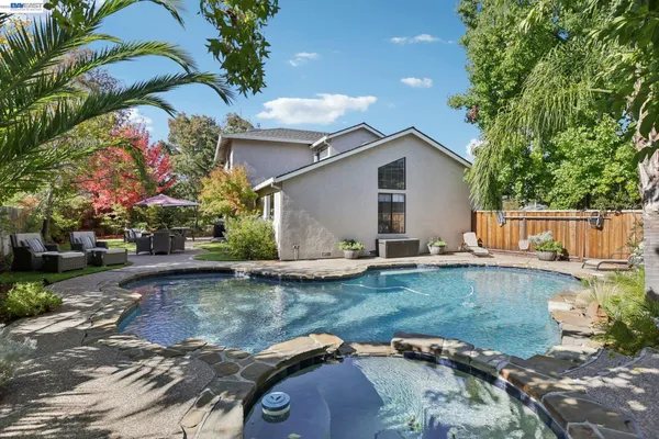 $1,250,000 | 300 Lodgepole Court, Martinez, CA 94553
