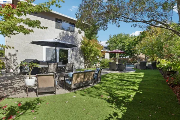 $1,250,000 | 300 Lodgepole Court, Martinez, CA 94553