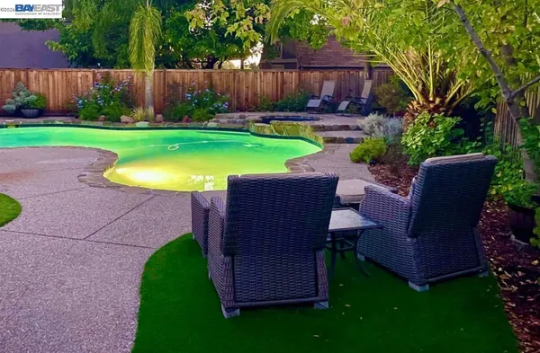 $1,250,000 | 300 Lodgepole Court, Martinez, CA 94553