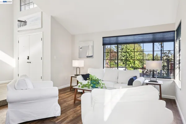 $1,250,000 | 300 Lodgepole Court, Martinez, CA 94553