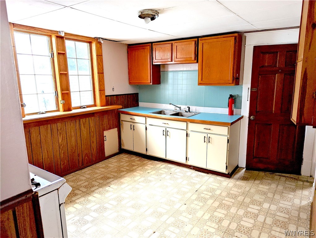 96 Fredro Street Buffalo, NY 14206 - Photo 12 of 20 Upper