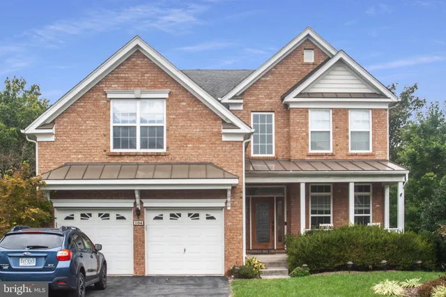 a view of multiple houses