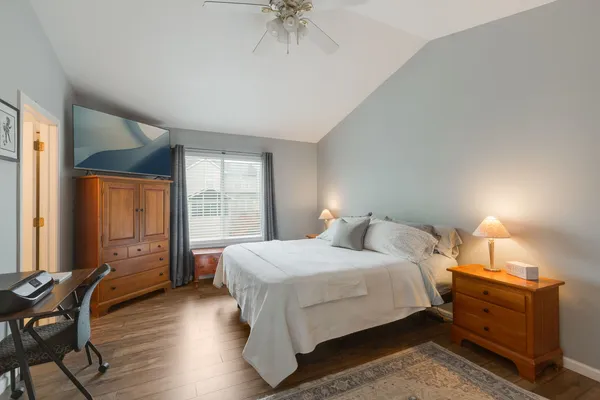 $299,000 | 274 Jasmine Circle, Lindenhurst, IL 60046