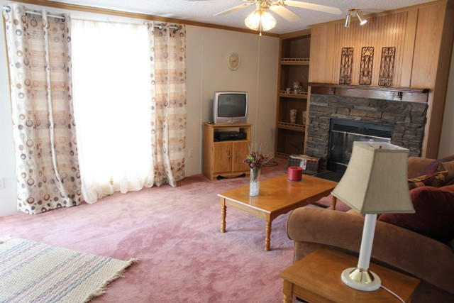 65 Highfield Road Rocky Mount, VA 24151 - Photo 16 of 37 Family Room(pic2)