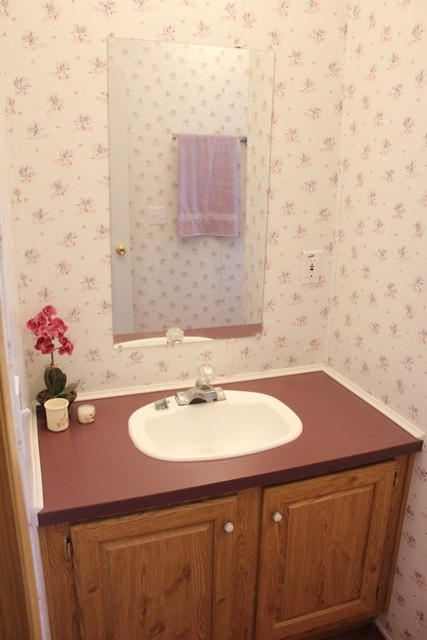 65 Highfield Road Rocky Mount, VA 24151 - Photo 26 of 37 Hall Bath(pic2)