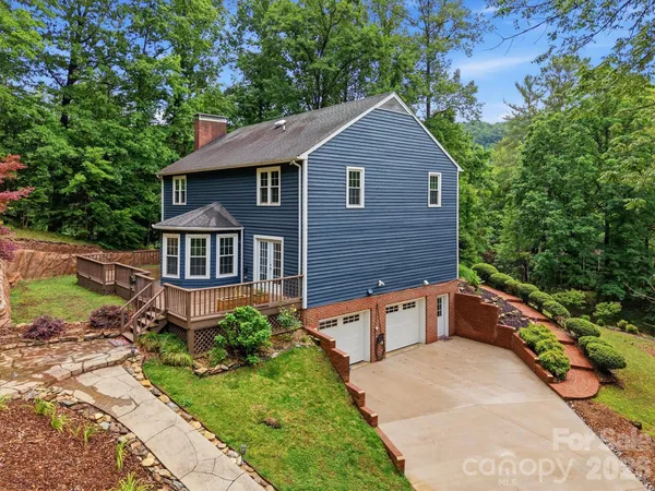 $464,900 | 3132 Stoney Brook Drive, Lenoir, NC 28645