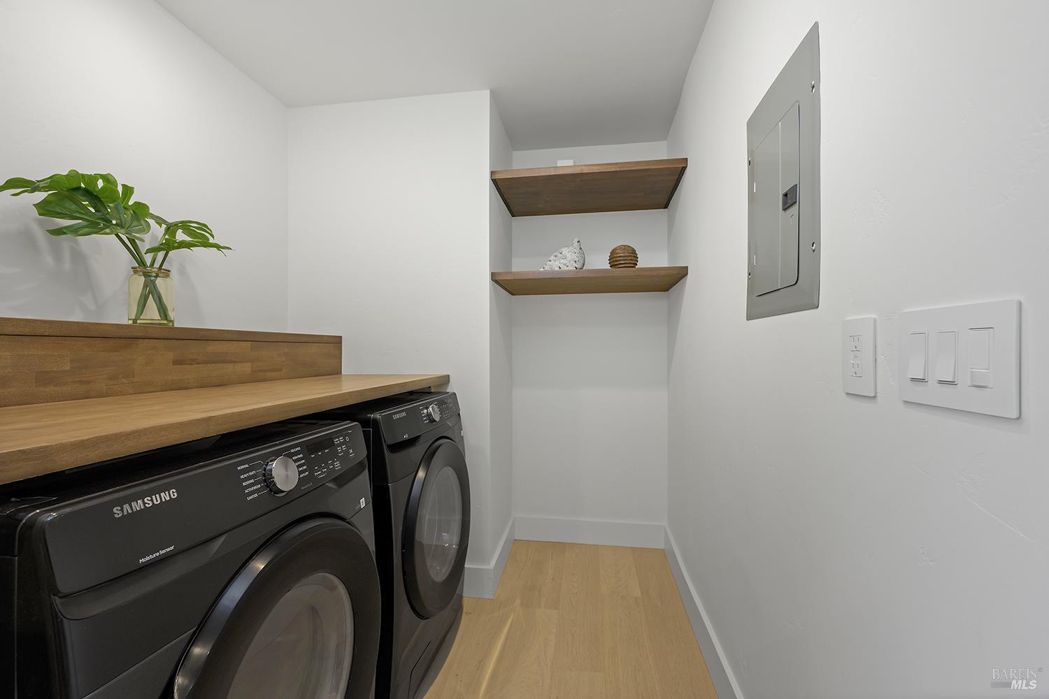 2152 Montecito Avenue Santa Rosa, CA 95404 - Photo 12 of 47 a utility room with dryer and washer