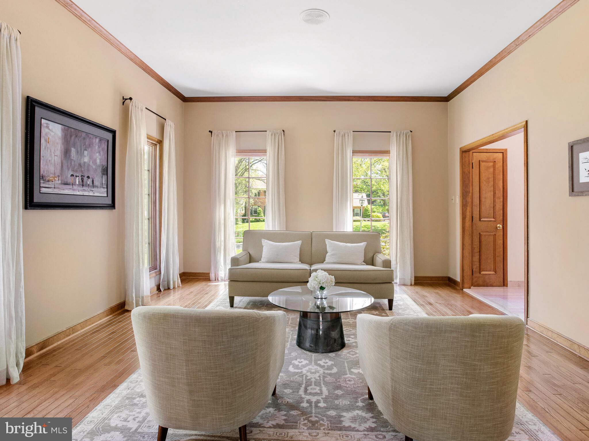673 Thomas Jefferson Road Wayne, PA 19087 - Photo 4 of 64 a living room with furniture and a window