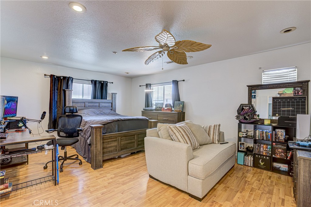 8034 Palm View Lane Riverside, CA 92508 - Photo 21 of 37 Junior master