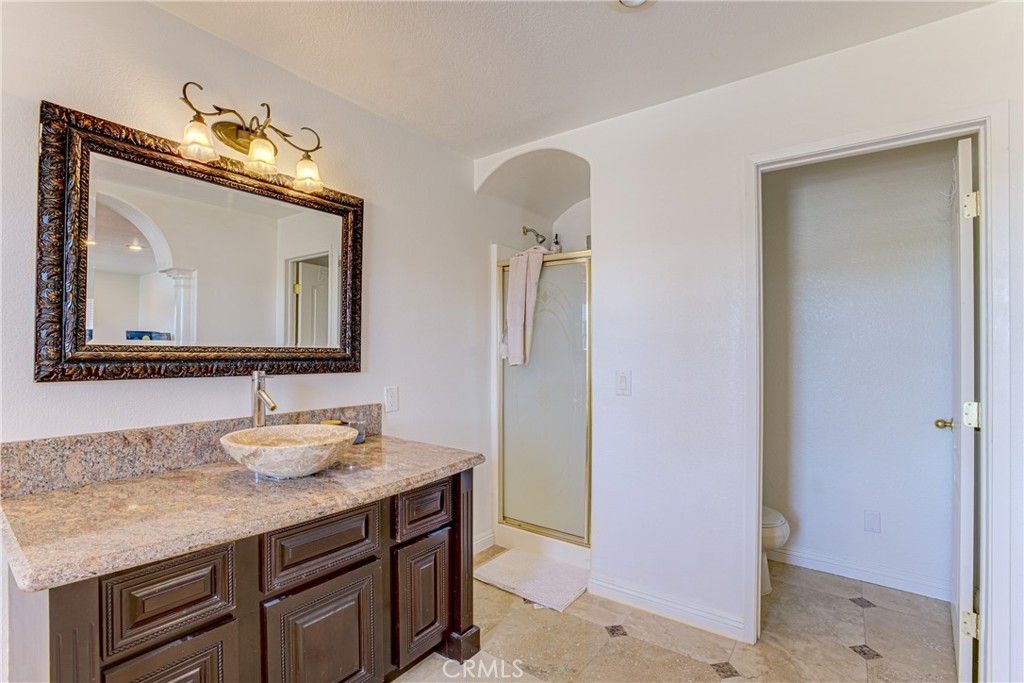 8034 Palm View Lane Riverside, CA 92508 - Photo 23 of 37 Junior master bathroom