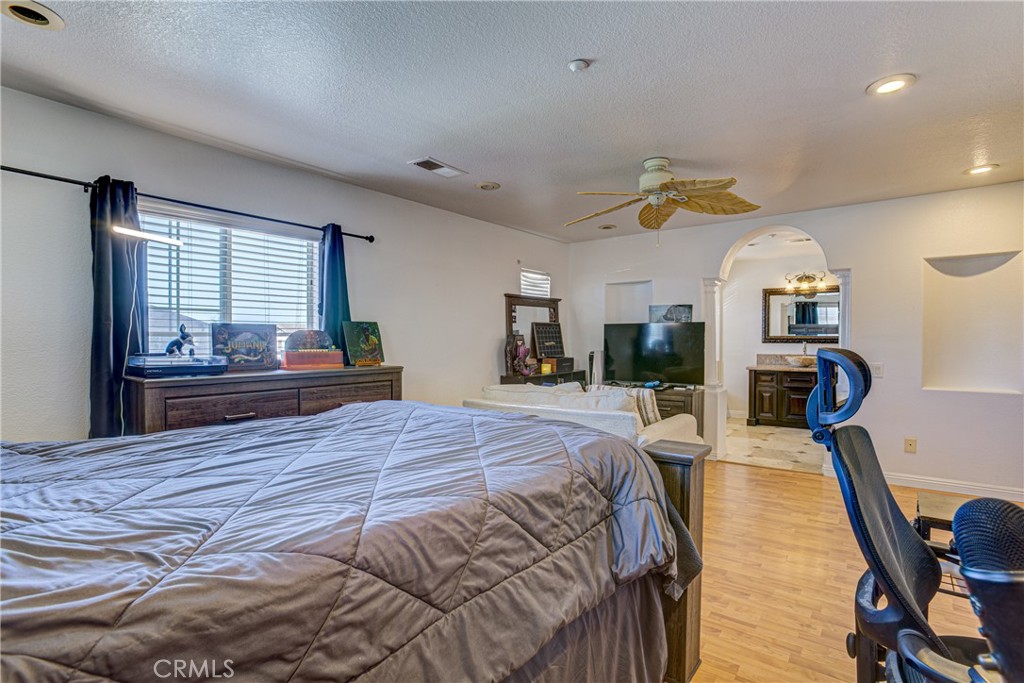 8034 Palm View Lane Riverside, CA 92508 - Photo 24 of 37 Junior master