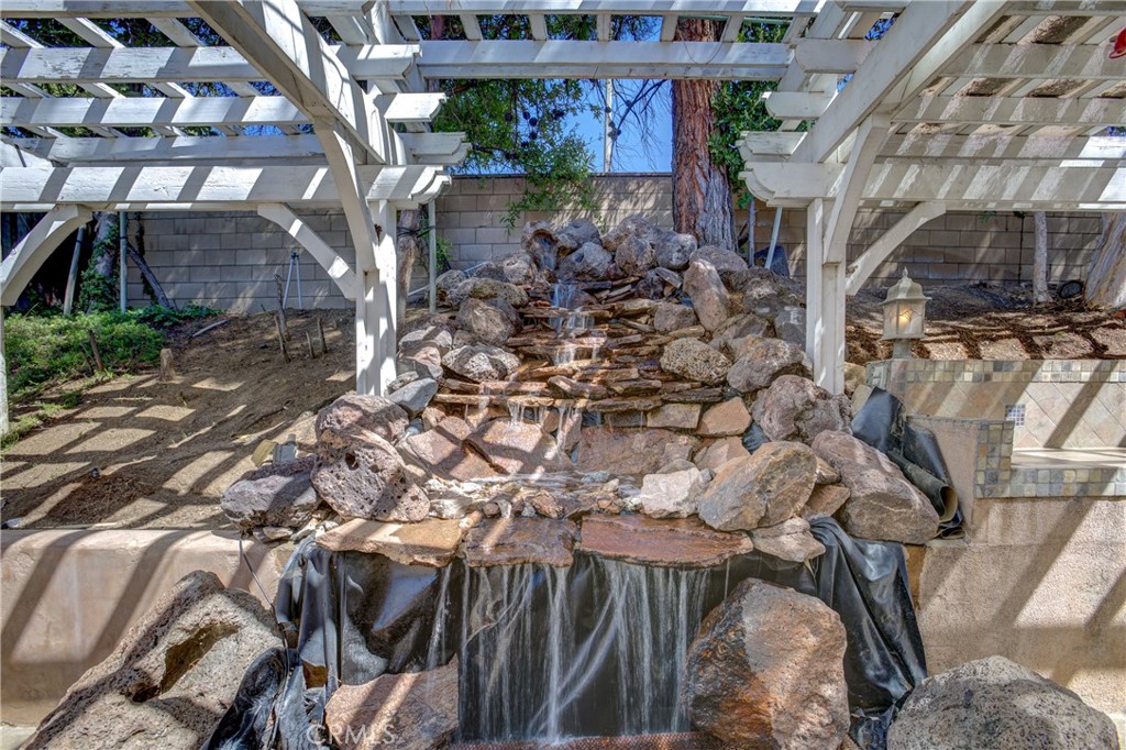 8034 Palm View Lane Riverside, CA 92508 - Photo 4 of 37