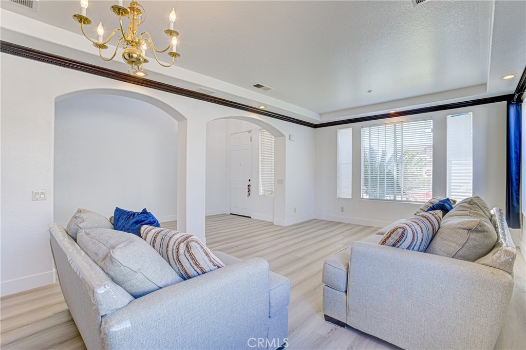 8034 Palm View Lane Riverside, CA 92508 - Photo 10 of 37