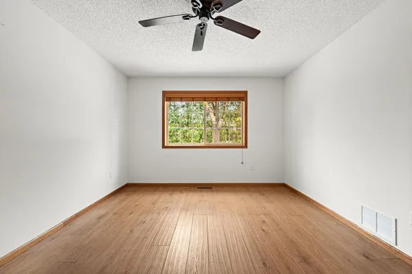 $380,000 | 27765 Woodland Drive, Chisago City, MN 55013