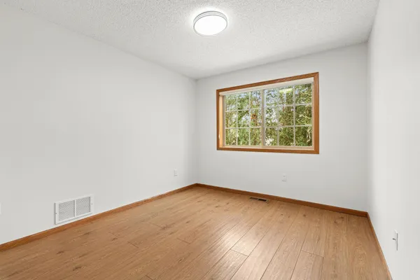 $380,000 | 27765 Woodland Drive, Chisago City, MN 55013