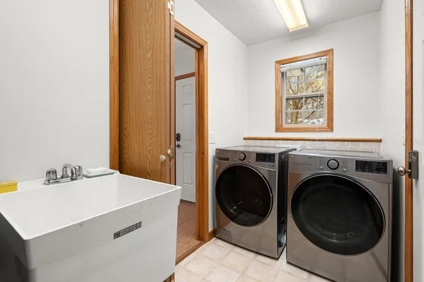 $380,000 | 27765 Woodland Drive, Chisago City, MN 55013