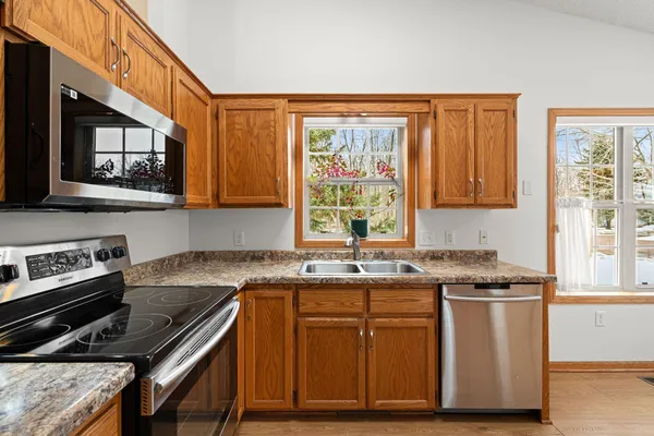 $380,000 | 27765 Woodland Drive, Chisago City, MN 55013