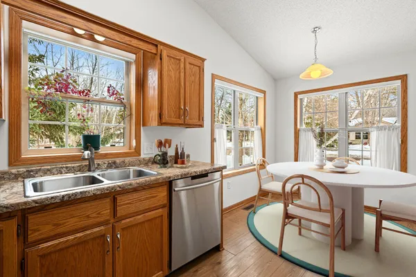 $380,000 | 27765 Woodland Drive, Chisago City, MN 55013