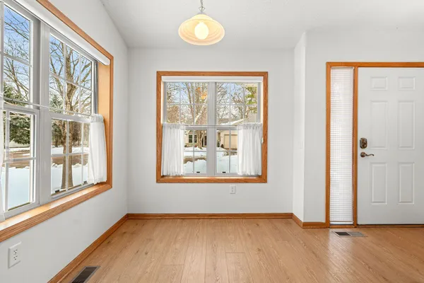 $380,000 | 27765 Woodland Drive, Chisago City, MN 55013