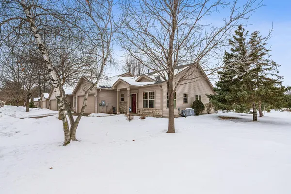 $380,000 | 27765 Woodland Drive, Chisago City, MN 55013