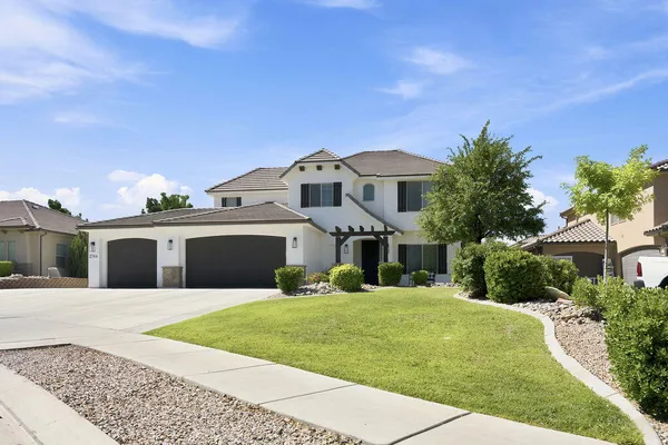 $840,000 | 2744 Carmine Drive, St. George, UT 84790