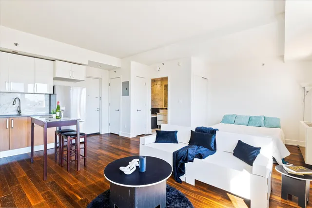 $675,000 | 100 Maspeth Avenue, Unit 6L | East Williamsburg