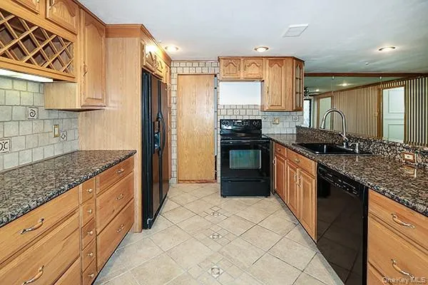 $385,000 | 603 Blue Ridge Drive, Medford, NY 11763