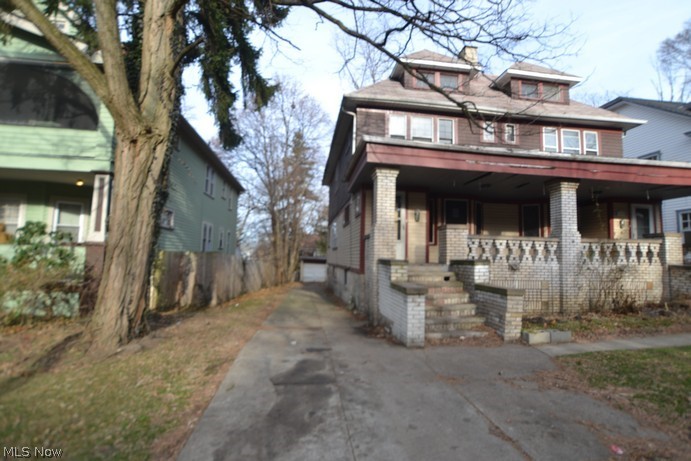 3229 Oak Road Cleveland, OH 44118 - Photo 2 of 27 Gallery Image 2