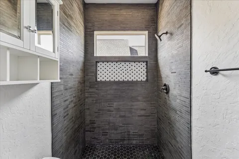 $1,095,000 | 1408 West 23rd Street, Houston, TX 77008