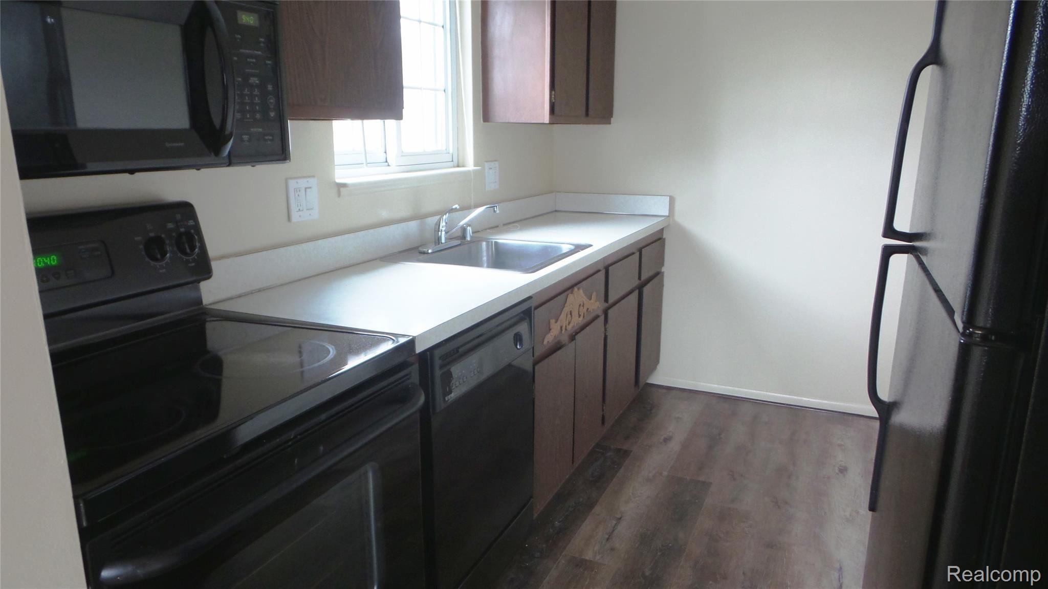1516 Normandy Road, Unit 201 Royal Oak, MI 48073 - Photo 12 of 22 Kitchen View1