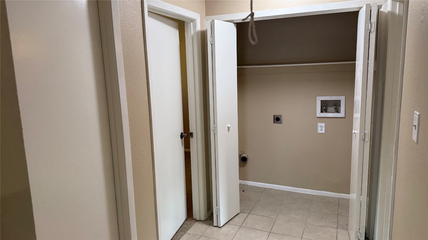 10400 Burmaster Lane, Unit A Austin, TX 78750 - Photo 6 of 20 a view of elevator