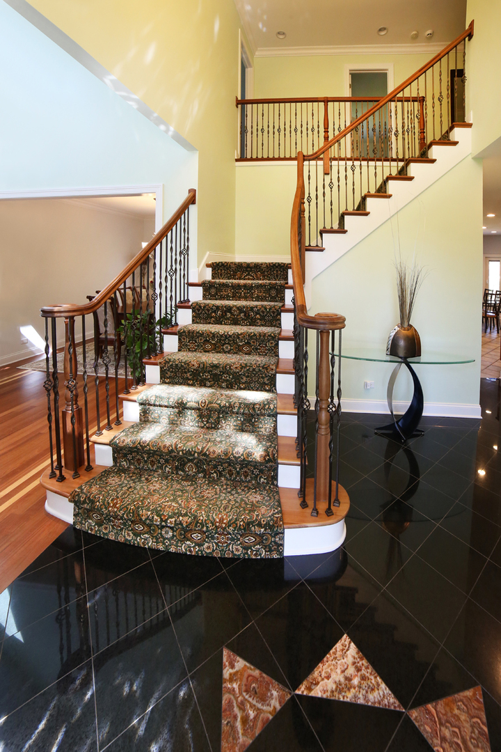 389 South Quentin Road Palatine, IL 60067 - Photo 5 of 42