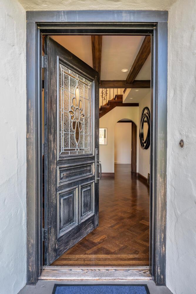 973 Baileyana Road Hillsborough, CA 94010 - Photo 8 of 47