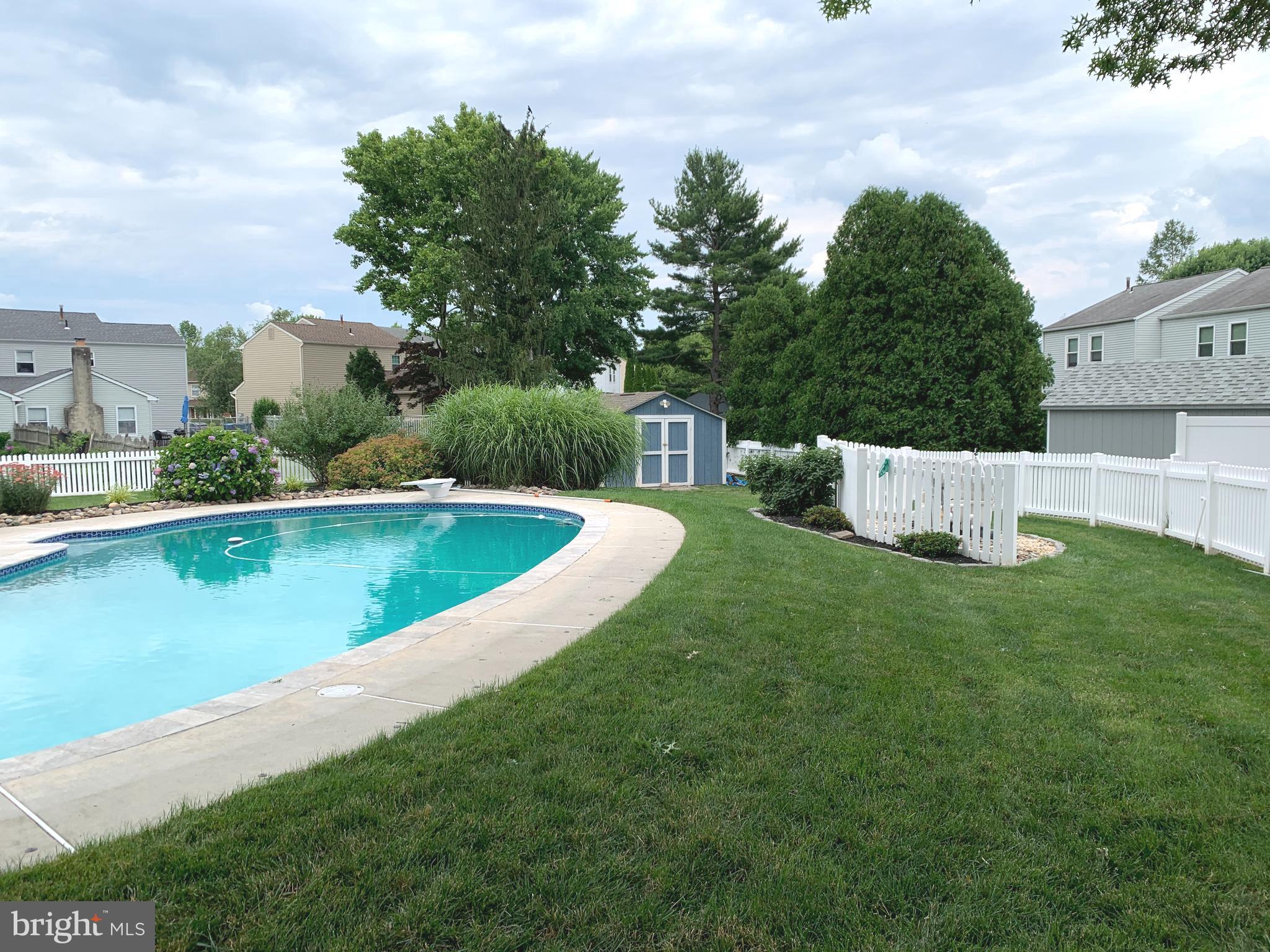12 Paddock Circle Horsham, PA 19044 - Photo 4 of 40 Pool