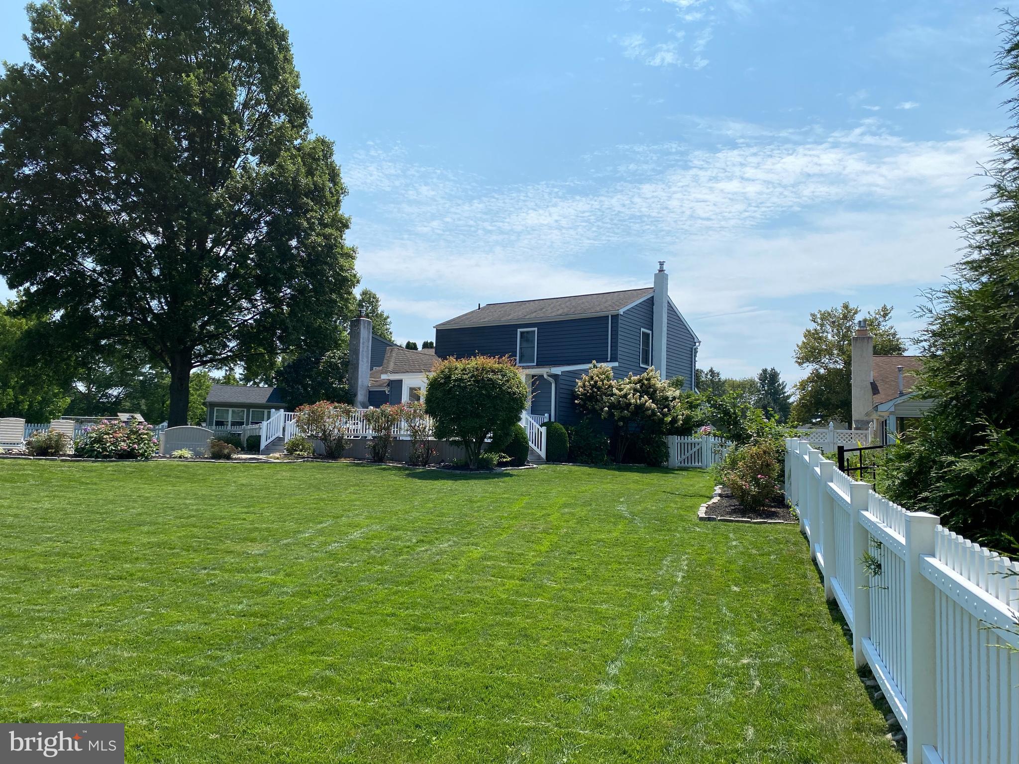 12 Paddock Circle Horsham, PA 19044 - Photo 7 of 40 Spacious backyard