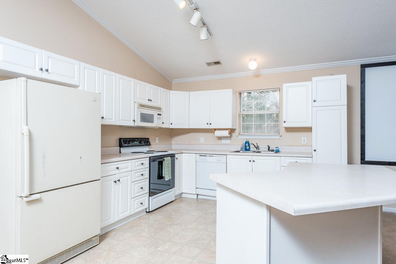 445 Hammett Store Road Lyman, SC 29365 - Photo 4 of 18