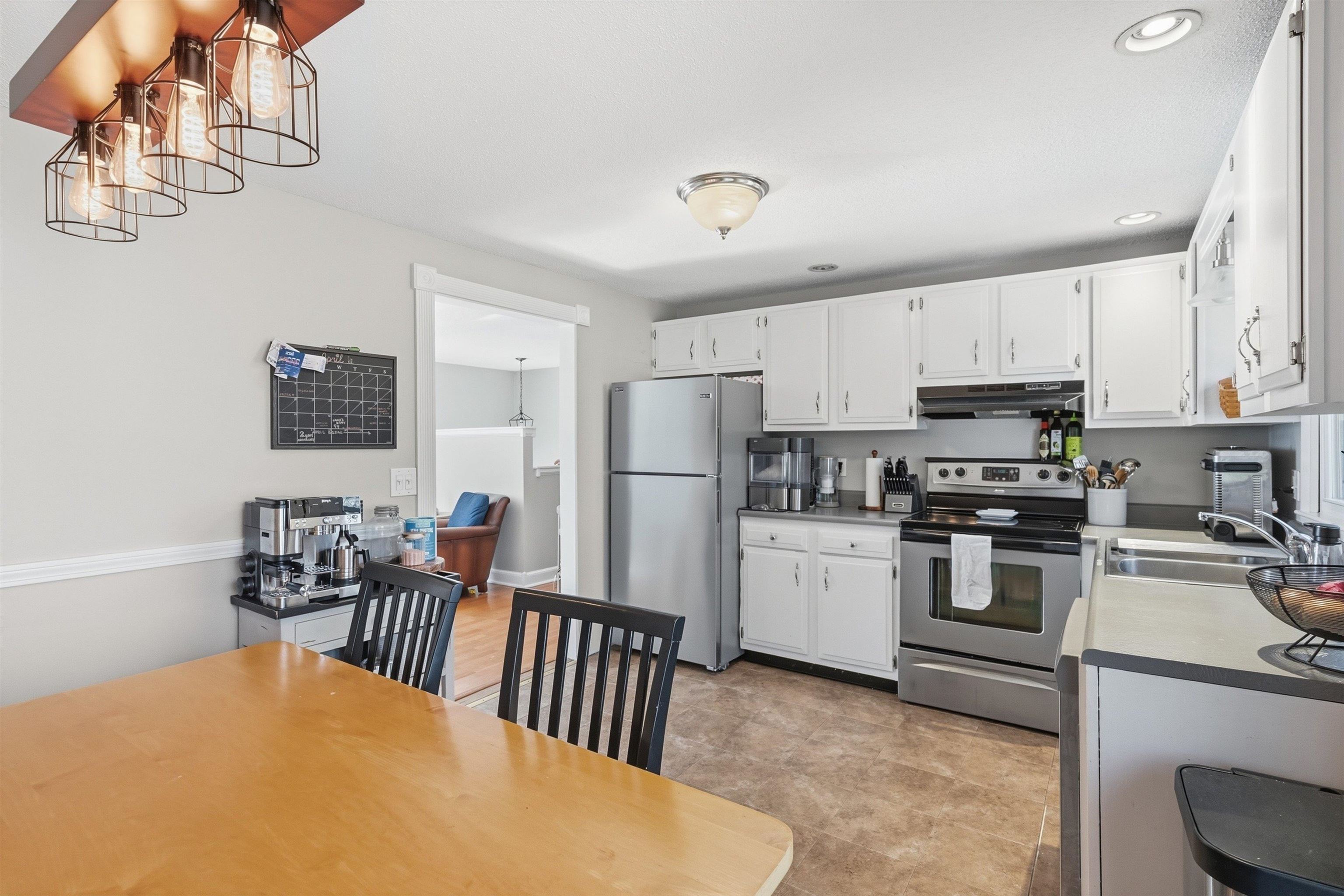 22 Derryfield Road, Unit R Derry, NH 03038 - Photo 16 of 47