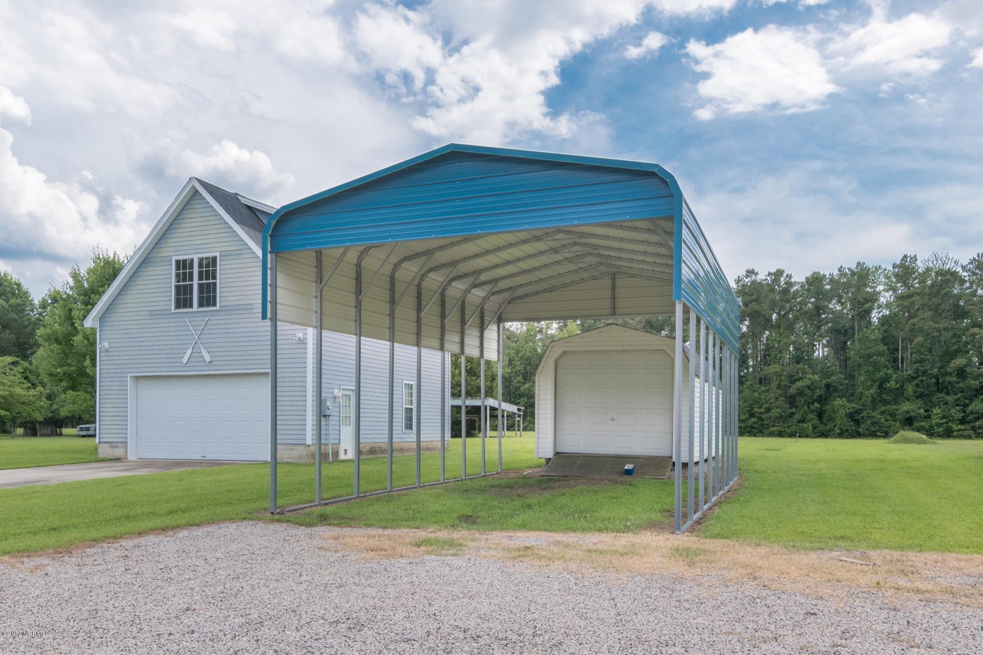 215 Ridgecrest Drive Chocowinity, NC 27817 - Photo 15 of 36 015 barn, carport