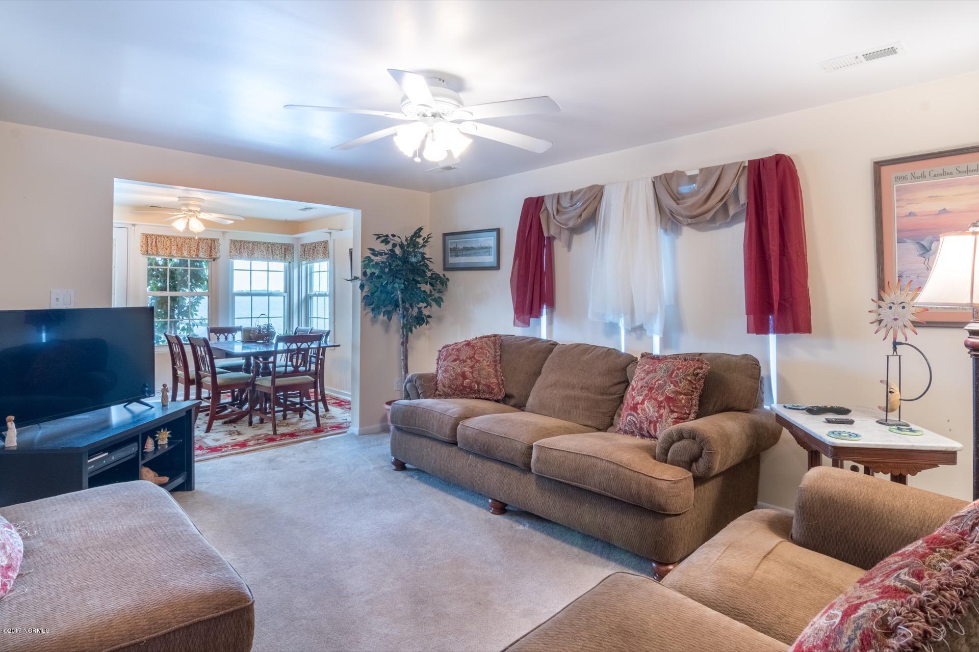 215 Ridgecrest Drive Chocowinity, NC 27817 - Photo 31 of 36 032