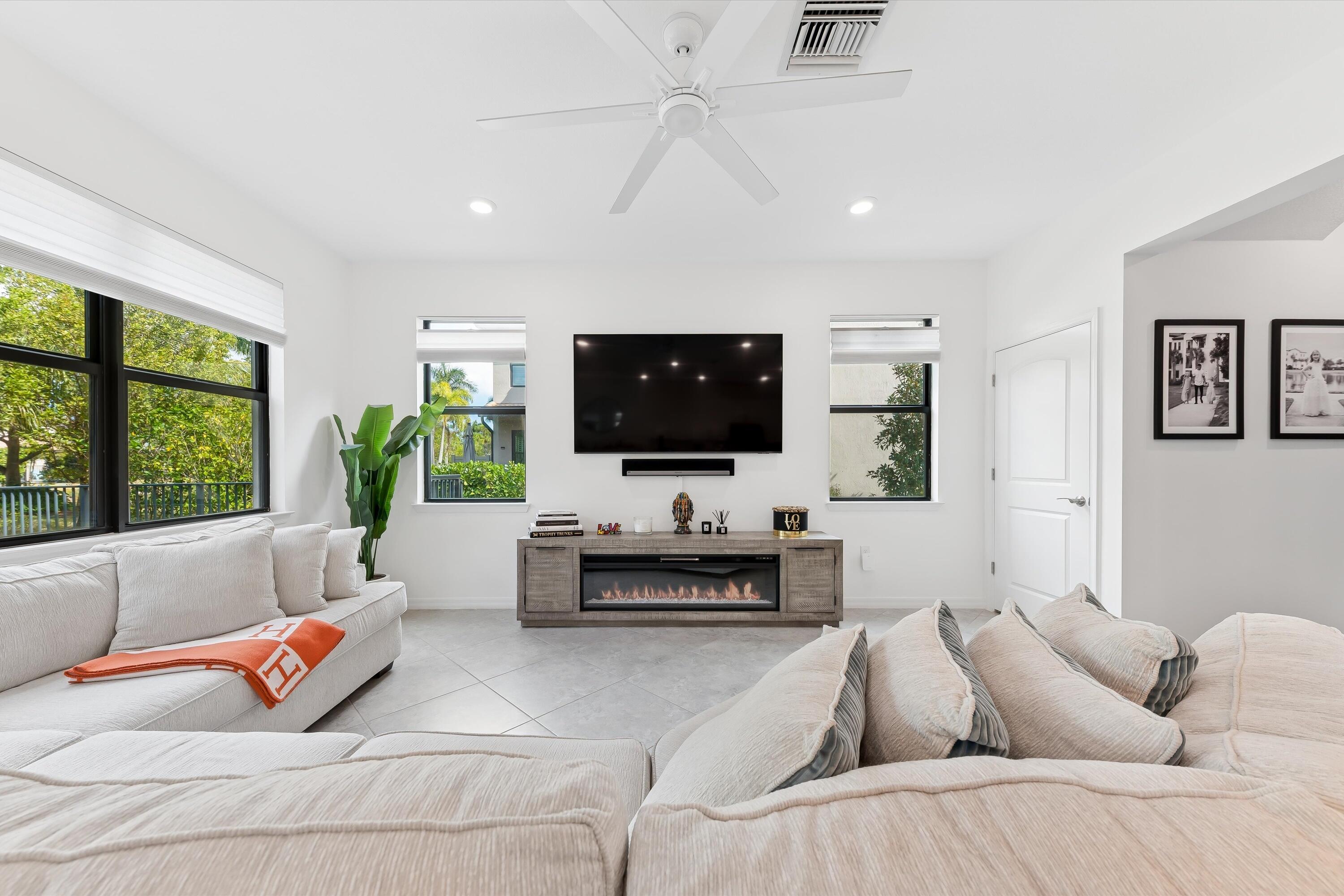 8289 Cadre Noir Road Lake Worth, FL 33467 - Photo 11 of 72 10-2008COPY