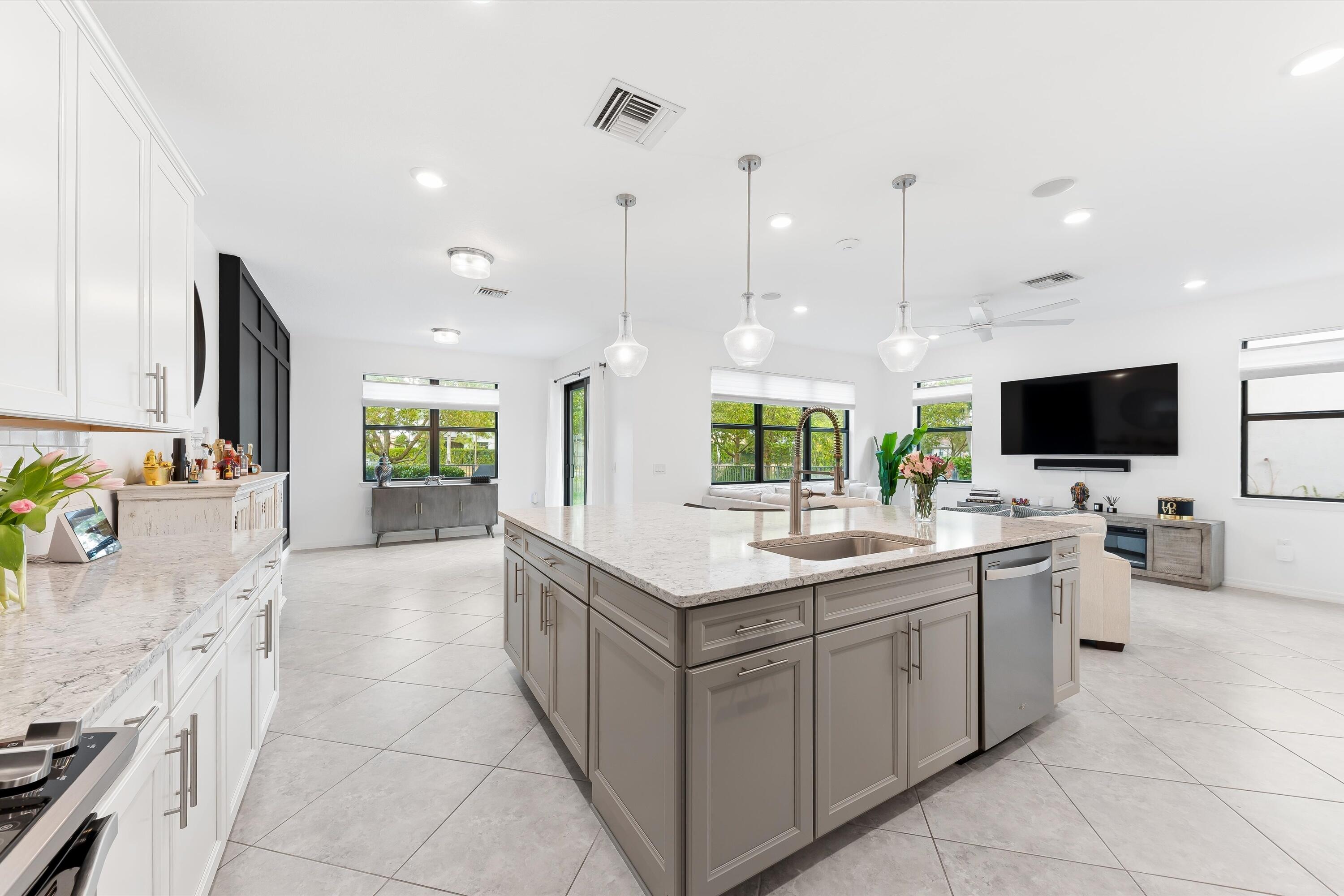 8289 Cadre Noir Road Lake Worth, FL 33467 - Photo 14 of 72 13-2011