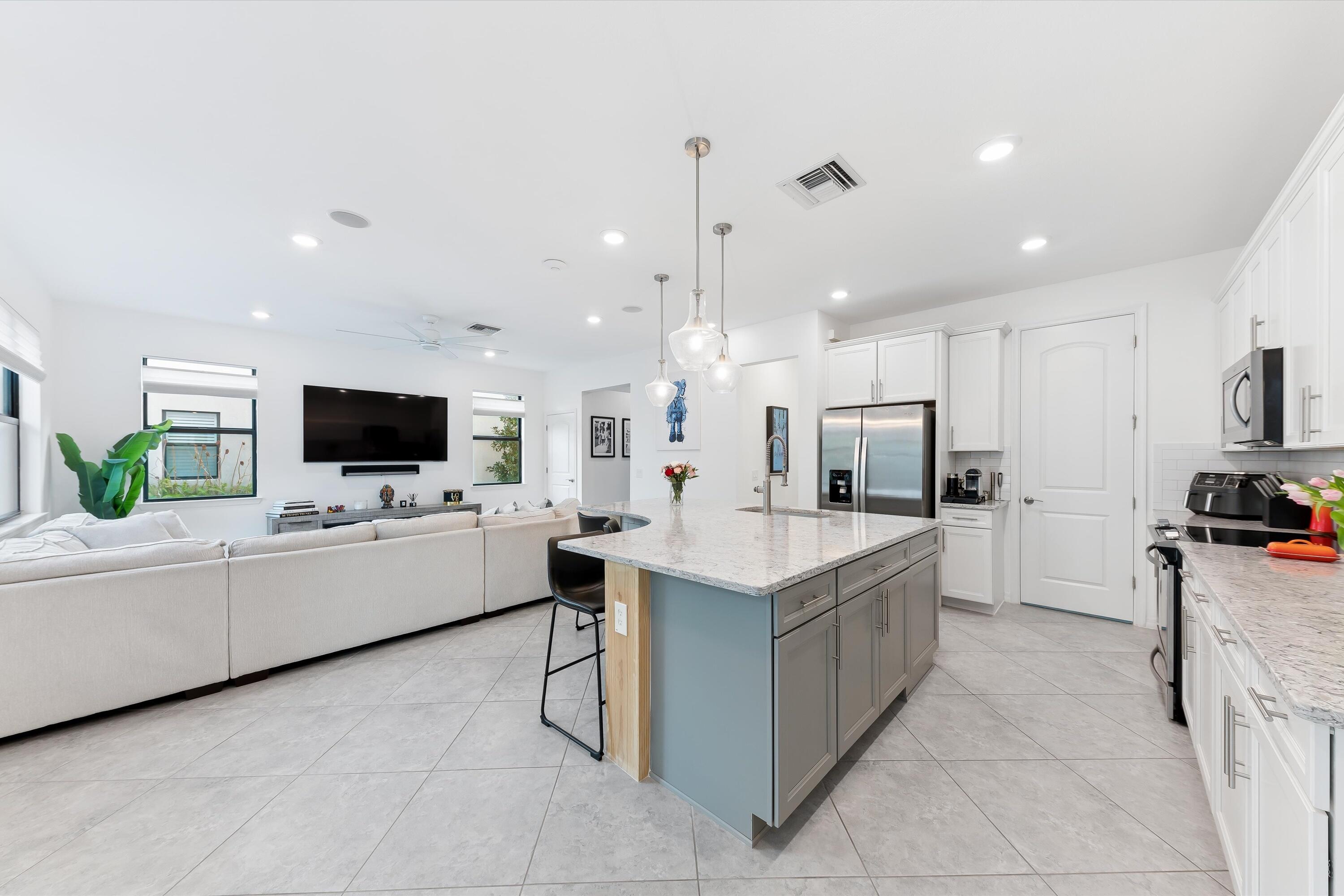 8289 Cadre Noir Road Lake Worth, FL 33467 - Photo 17 of 72 16-2014