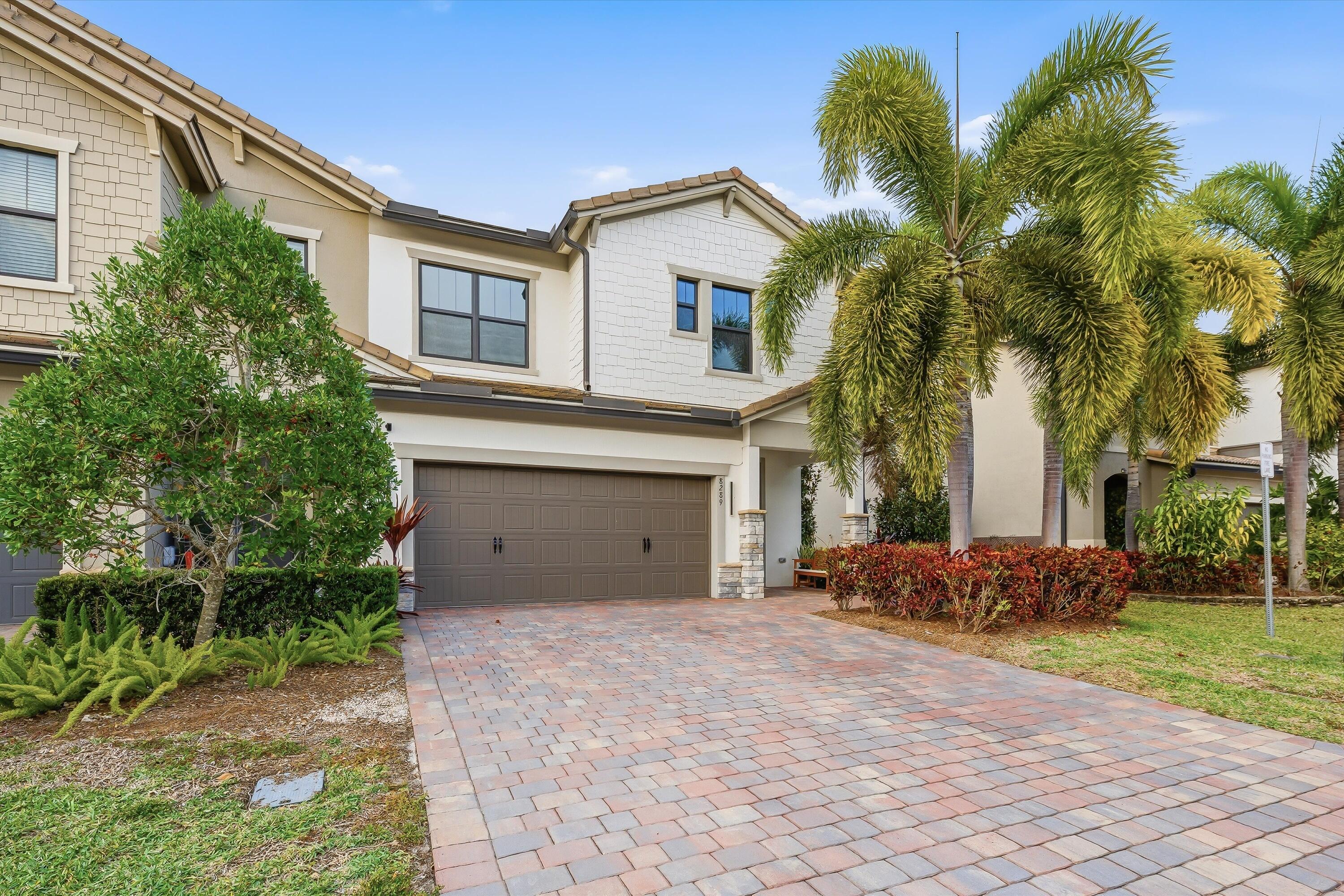 8289 Cadre Noir Road Lake Worth, FL 33467 - Photo 3 of 72 02-2002