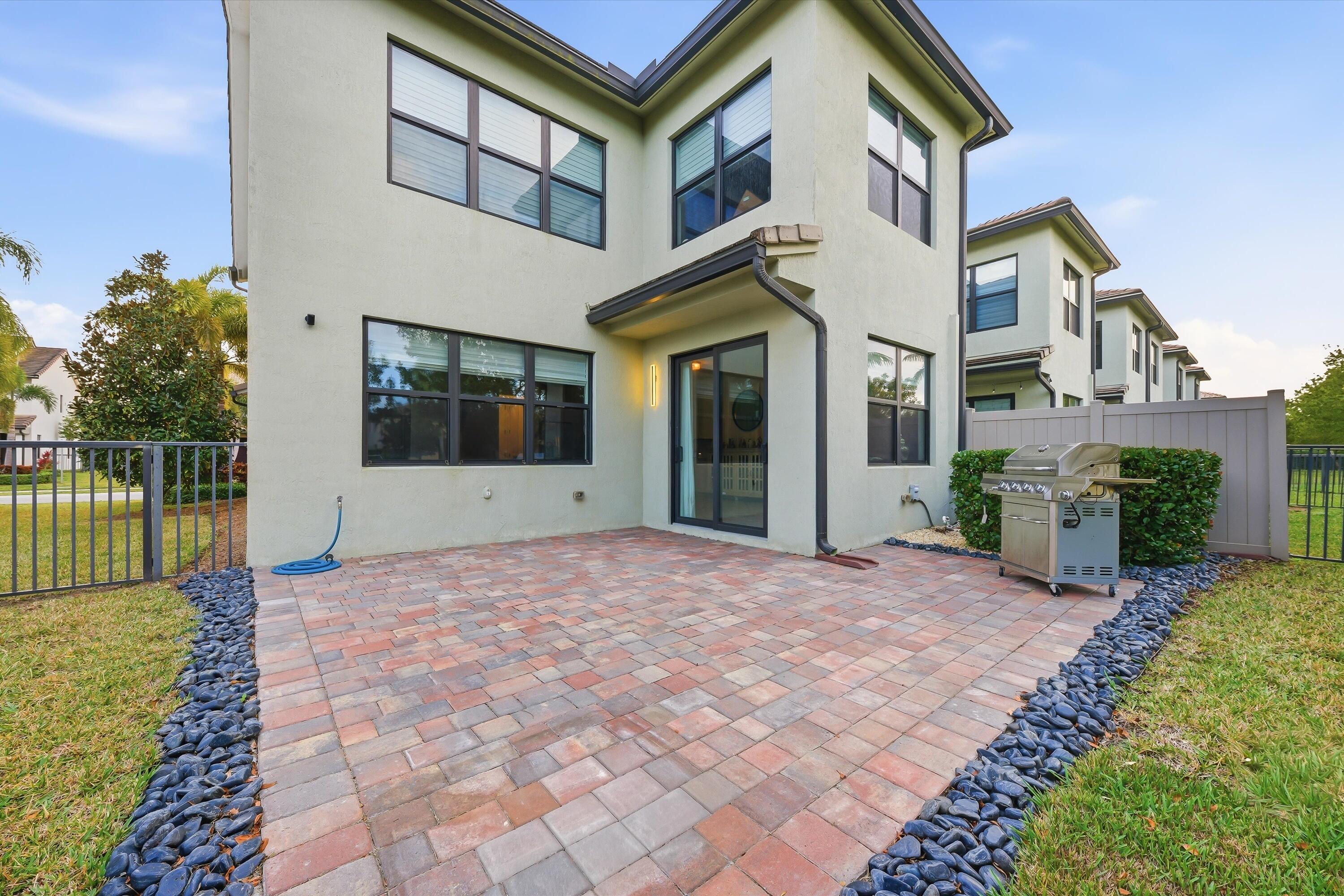 8289 Cadre Noir Road Lake Worth, FL 33467 - Photo 44 of 72 43-2042