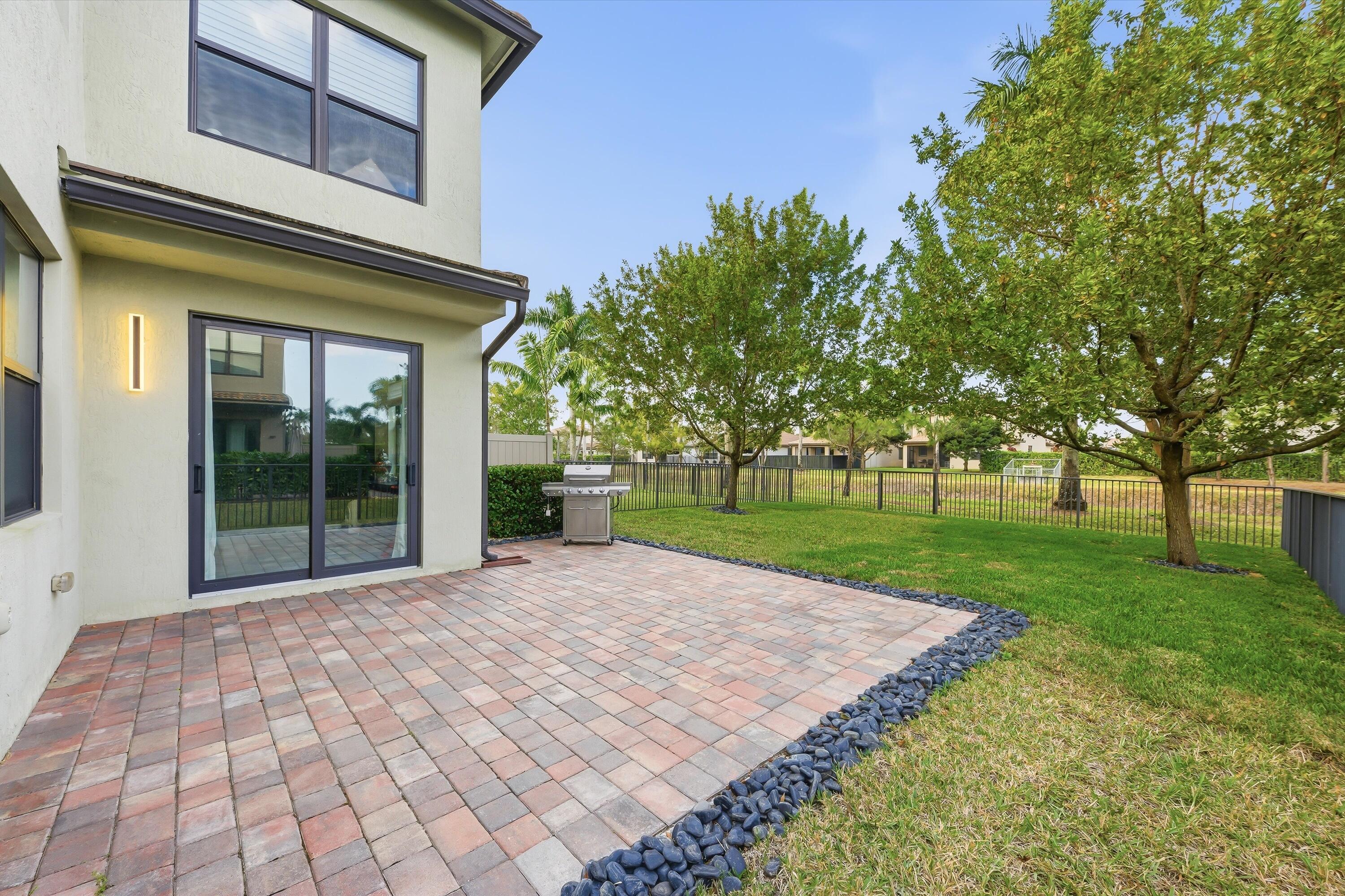 8289 Cadre Noir Road Lake Worth, FL 33467 - Photo 45 of 72 44-2043