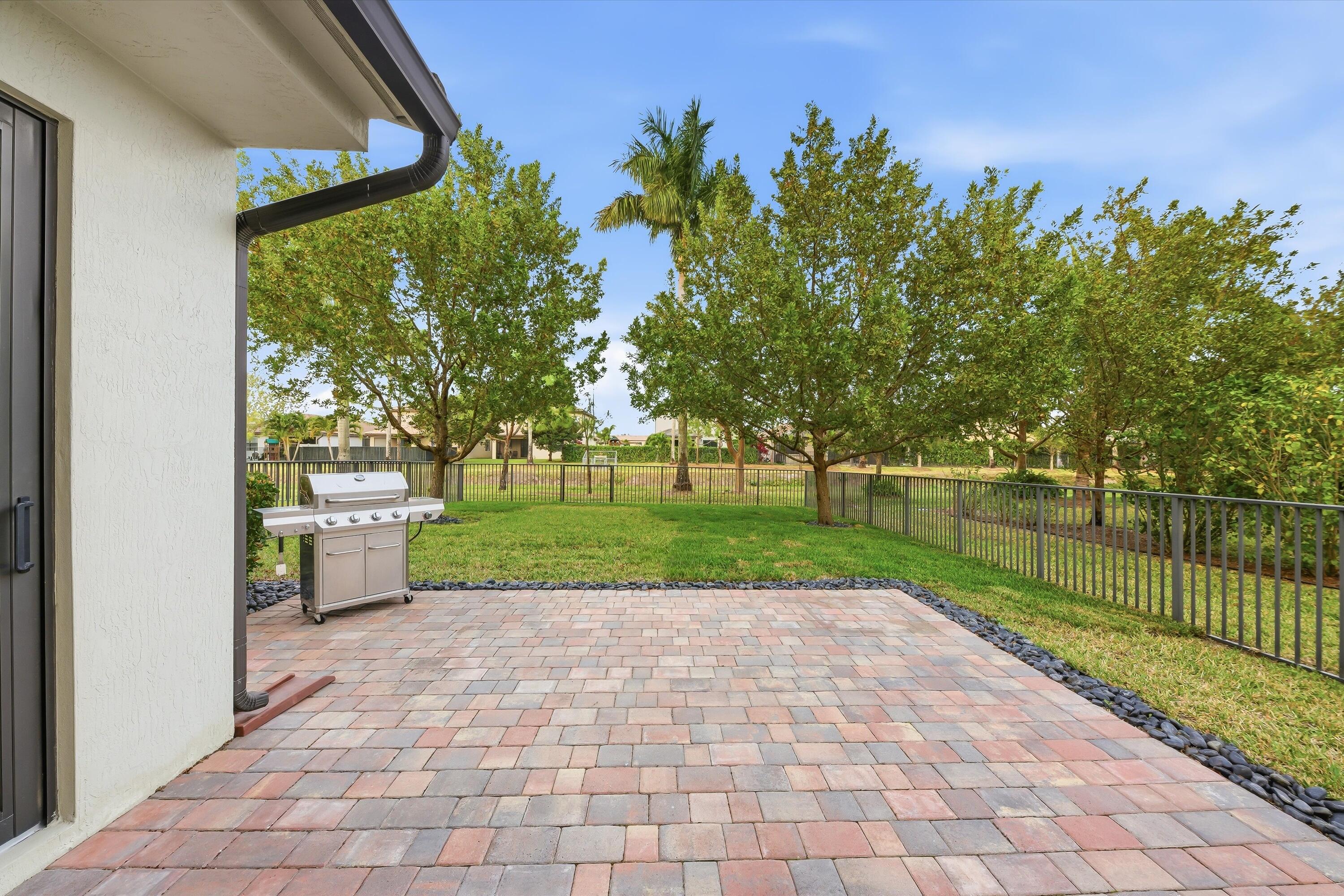 8289 Cadre Noir Road Lake Worth, FL 33467 - Photo 46 of 72 45-2044