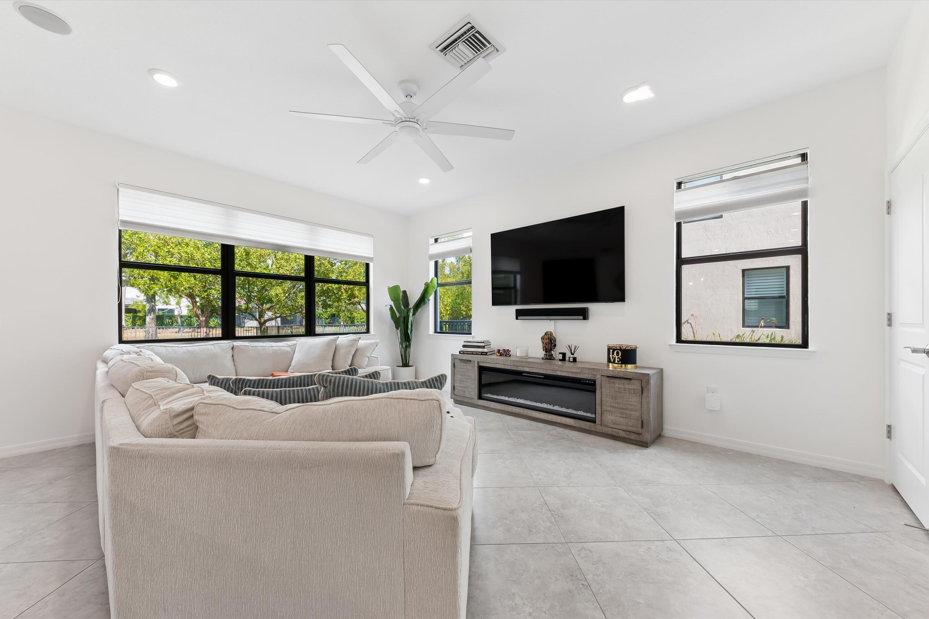 8289 Cadre Noir Road Lake Worth, FL 33467 - Photo 8 of 72 07-2007